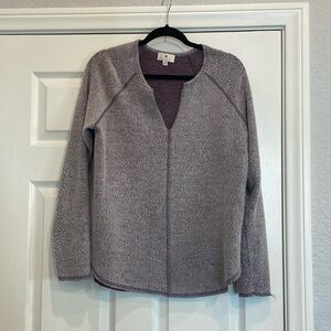 Socialite size m purple long sleeve fleece v neck henley